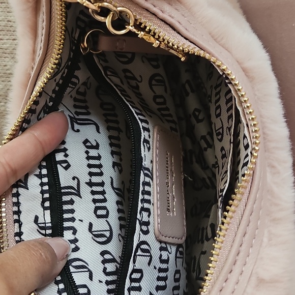 NEW Juicy Couture Pink Faux Fur Shoulder Bag - Picture 6 of 7
